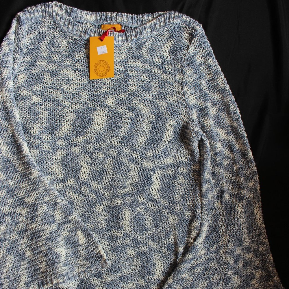 Blue/ White Bell Sleeved Sweater